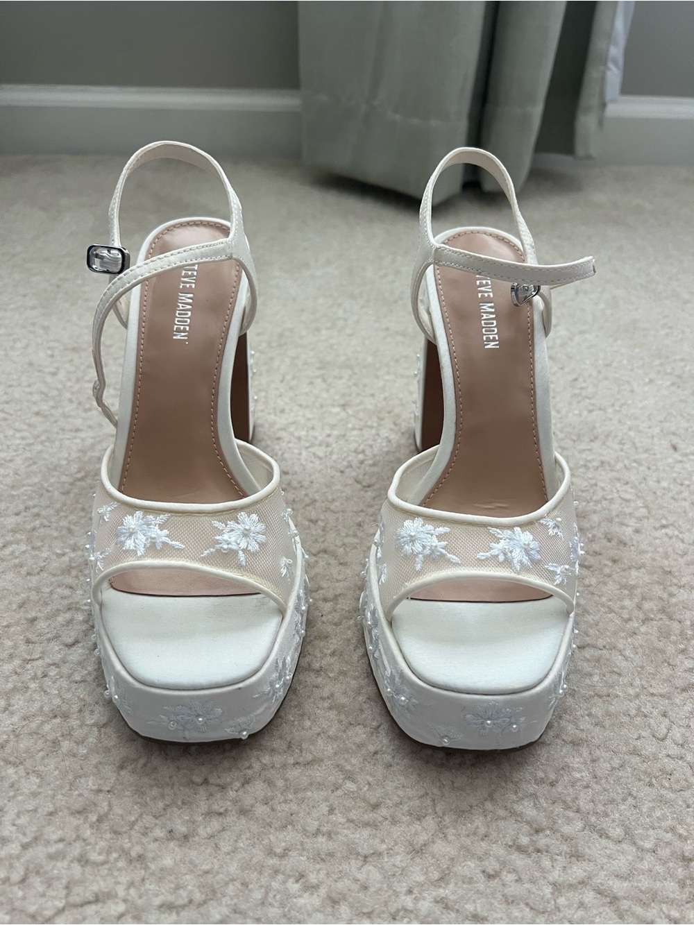 Steve Madden Ivory Floral Embroidered Platform Sandals - Picture 8 of 9